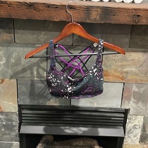 0622 Lululemon Energy bra size 6